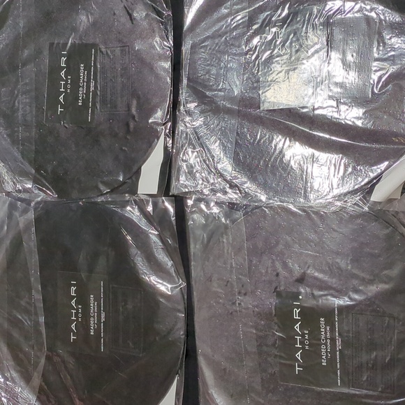 NWT! Set Of 4 Tahari 14in. Round Beaded Checker Ghost Placemats - Picture 3 of 4